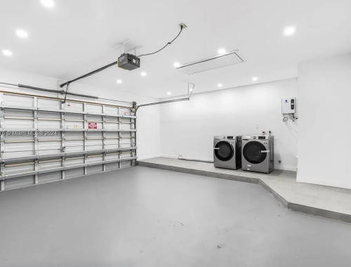 300c7079bbb7b6716b087bea702ece36-uncropped_scaled_within_1536_1152